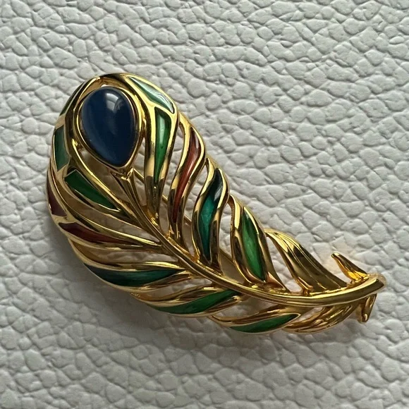 RARE Signed TRIFARI TM Peacock Feather Brooch & clip on earrings set - Picture 2 of 8